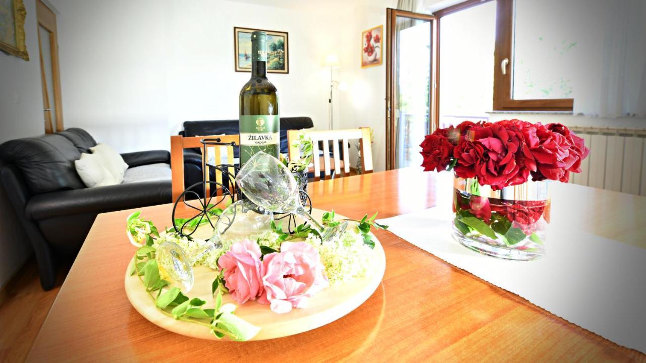 Apartment And Rooms Ivancica Селиште-Дрежничко Экстерьер фото