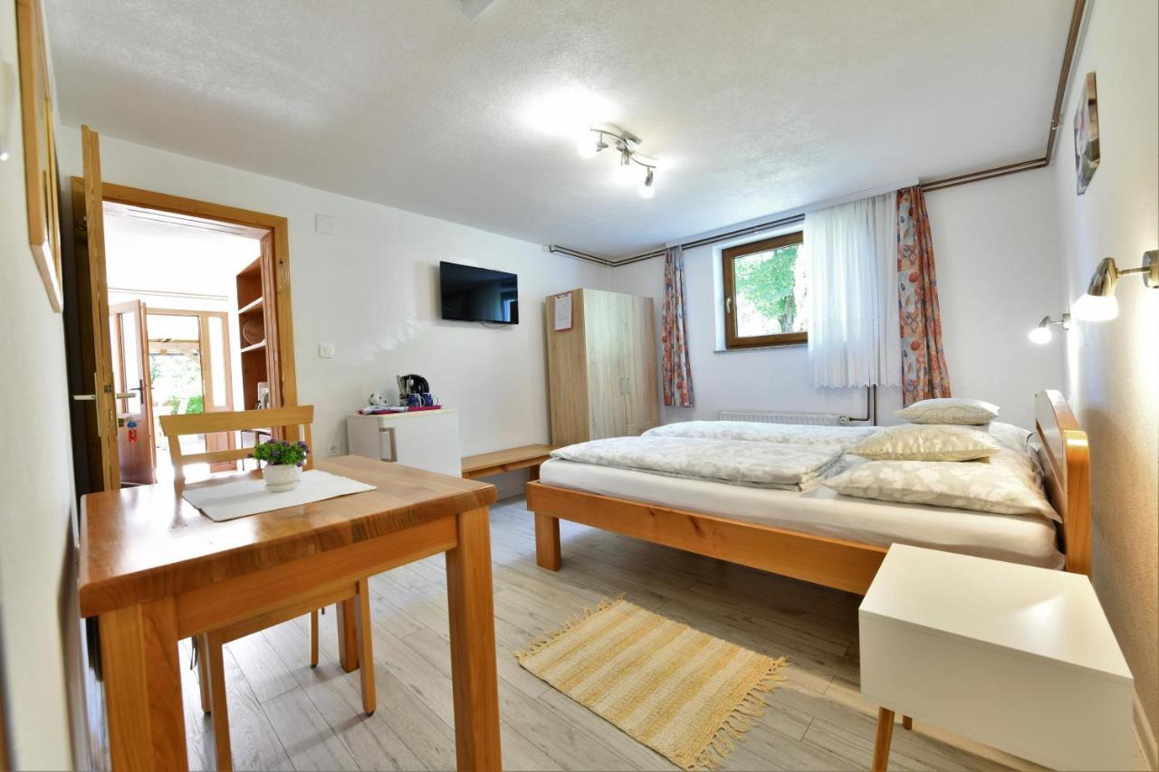 Apartment And Rooms Ivancica Селиште-Дрежничко Экстерьер фото